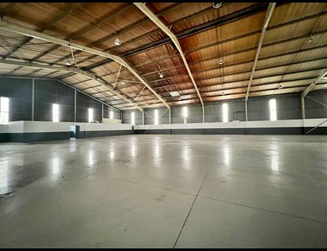 1,530M² WAREHOUSE FOR SALE IN WATERFALL